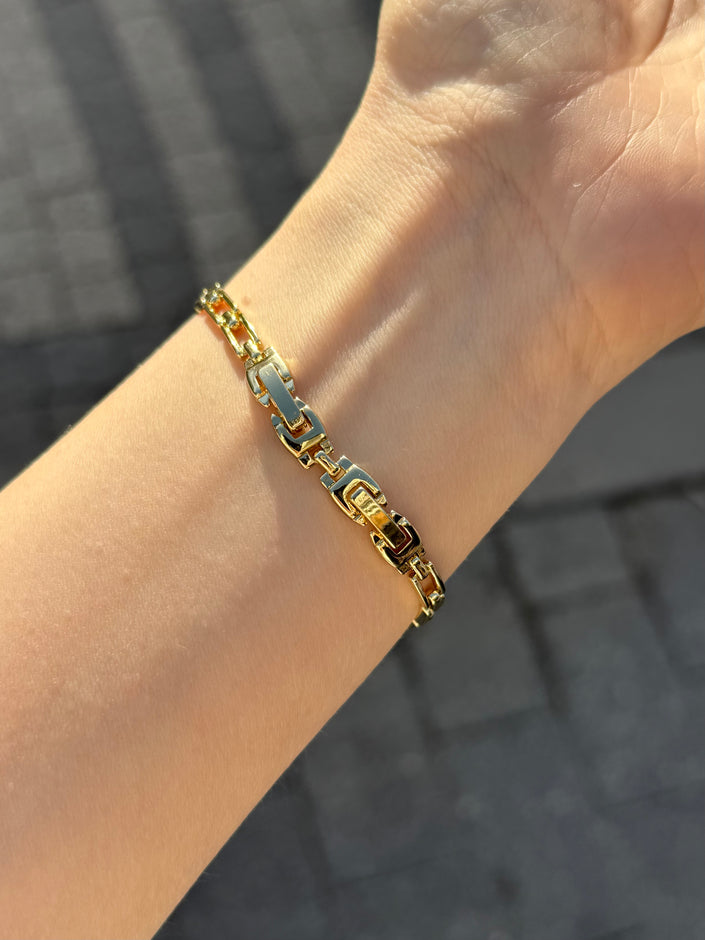 VIP 4 Gömme Taş Detay Dikdörtgen Zincir Bileklik 14K 17 + 3 cm
