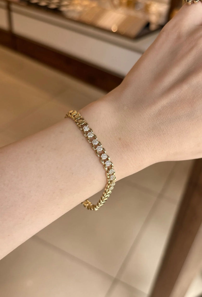 VIP Sıra Gömme Taşlı Çiçek Model Bileklik 17 + 3 cm 14K