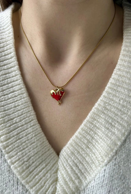 Kırmızı Mineli Kalp Model Çelik Kolye 40 + 5 cm