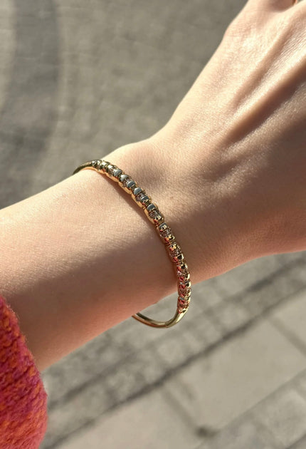 VIP Sıra Gömme Taşlı Bombe Model Kelepçe Bileklik 57 mm 14K