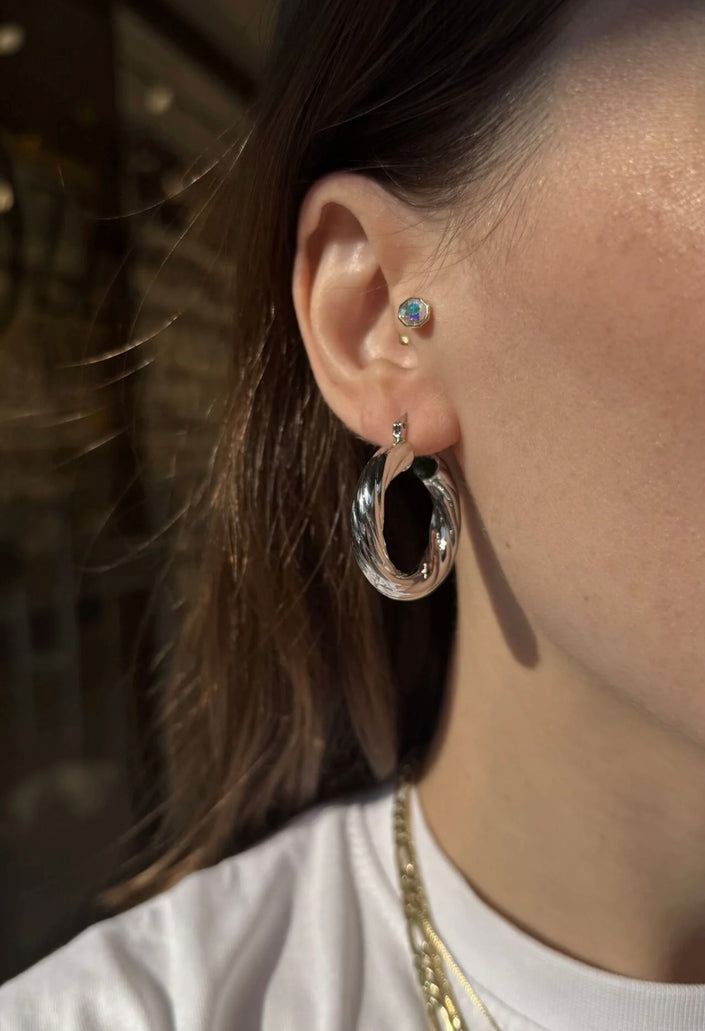 Burgulu Kalın Halka Küpe Orta Gümüş Renk