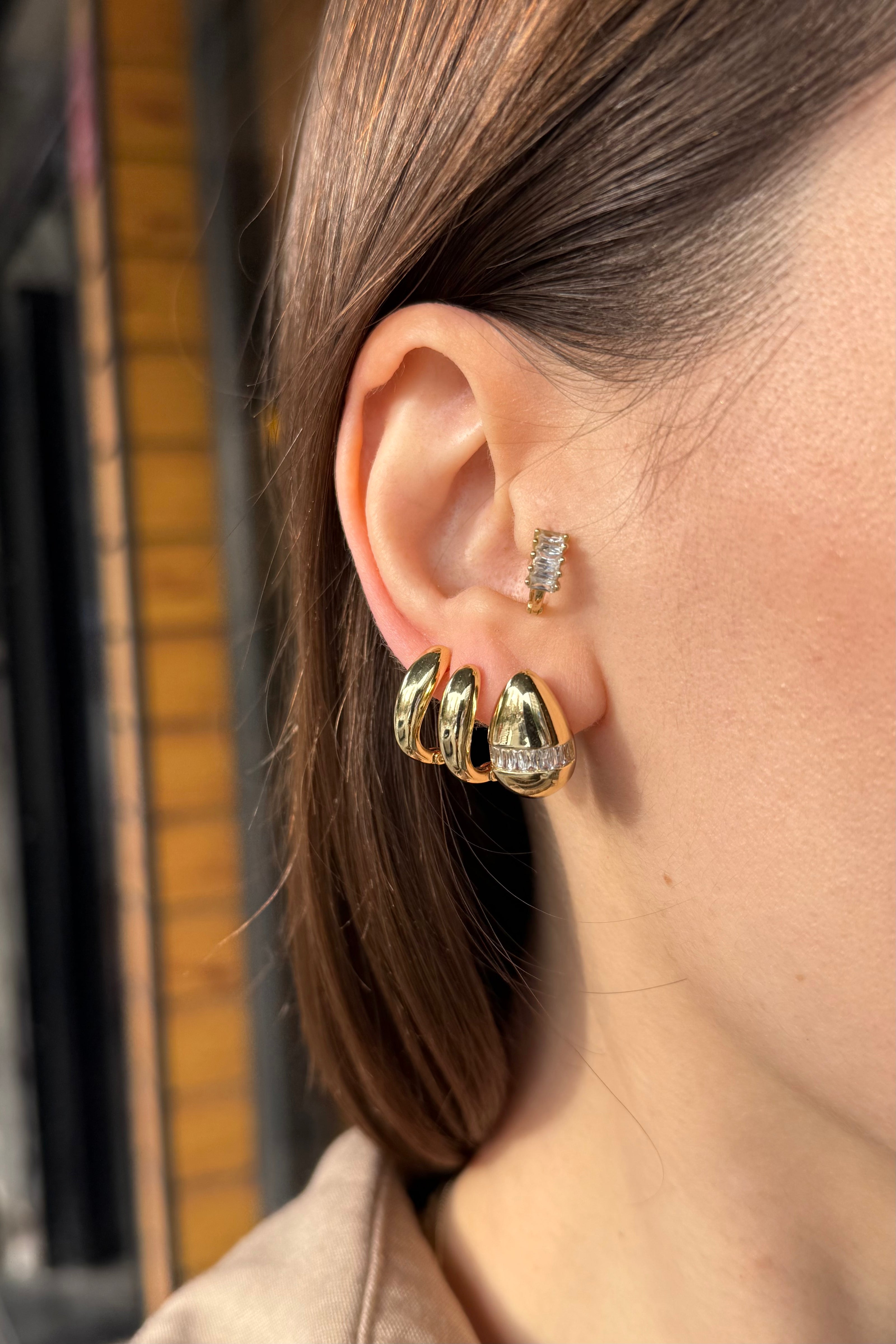 VIP Yatay Sıra Baget Taşlı Damla Halka Küpe