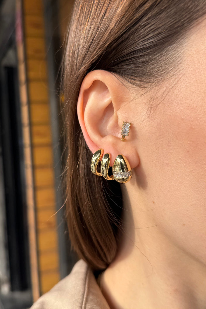 VIP Yatay Sıra Baget Taşlı Damla Halka Küpe