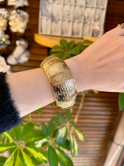 Sıra Bombeli Tarama Model Kelepçe Bileklik