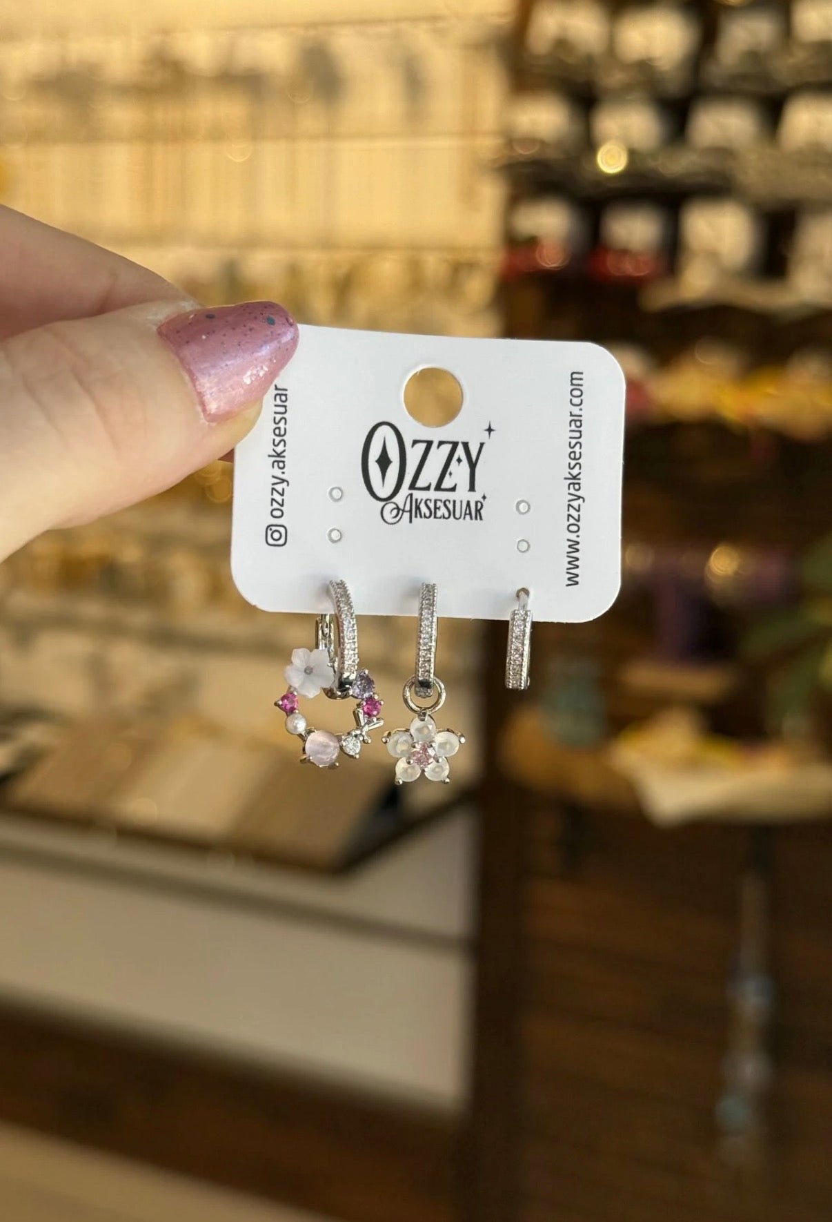 VIP Çiçek Detaylı Gömme Taşlı Küçük Halka Küpe 14K