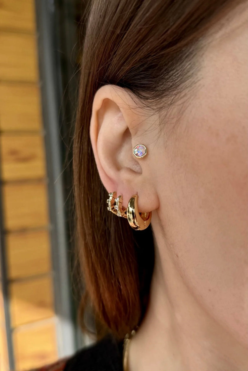 VIP Sade Bombeli Halka Küpe Orta Boy