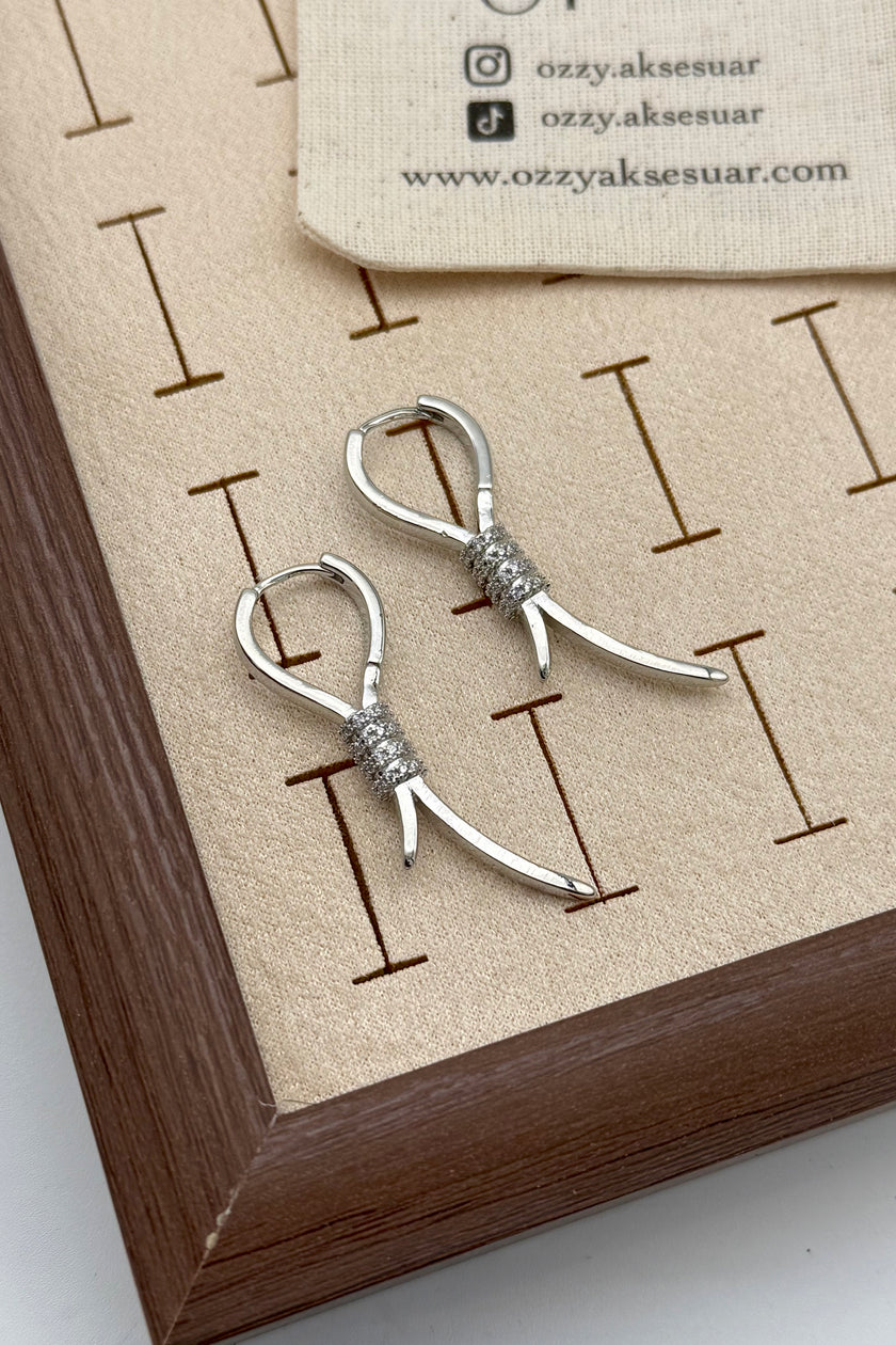 Gömme Taş Sargılı Düğüm Model Halka Küpe Gümüş Renk