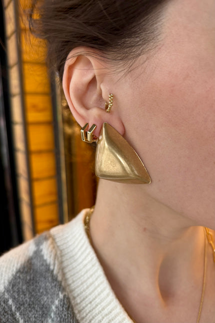 Mat Yüzeyli Marka Model Üçgen Küpe