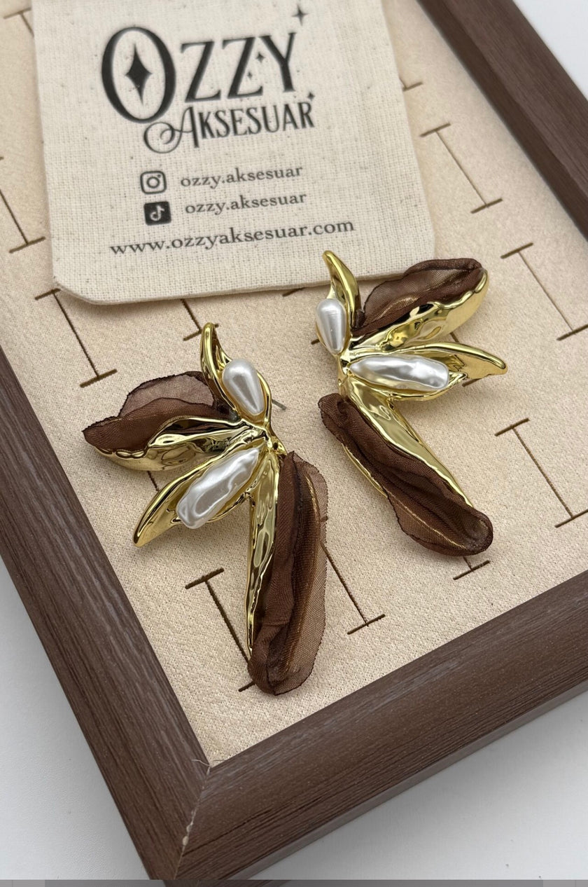 İnci Detay Tüllü Çiçek Küpe Kahve