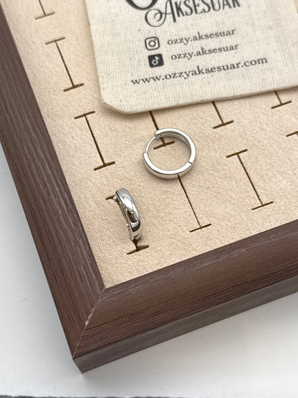 VIP Sade Halka Küpe Gümüş Renk 1,5 cm