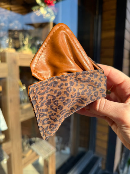 Yarısı Suni Deri Detaylı Leopar Desen Mandal Toka Orta Kahve