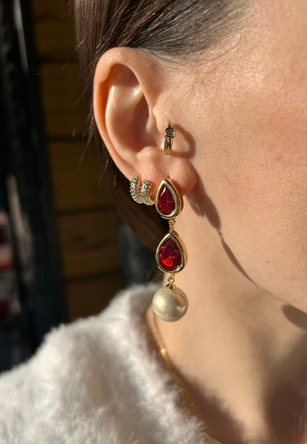 Kırmızı Damla Taşlı İnci Detay Sallantılı Küpe