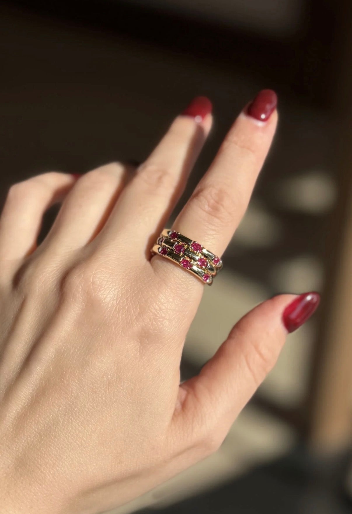 Gömme Taş İşlemeli 3 Sıra Bombe Model Ayarlanabilir Yüzük Fuşya Taşlı