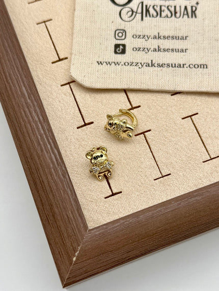 VIP Taş Papyonlu Ayıcık Küçük Halka Küpe