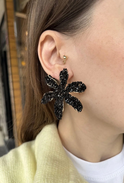 Taşlı Lotus Küpe Siyah Taşlı