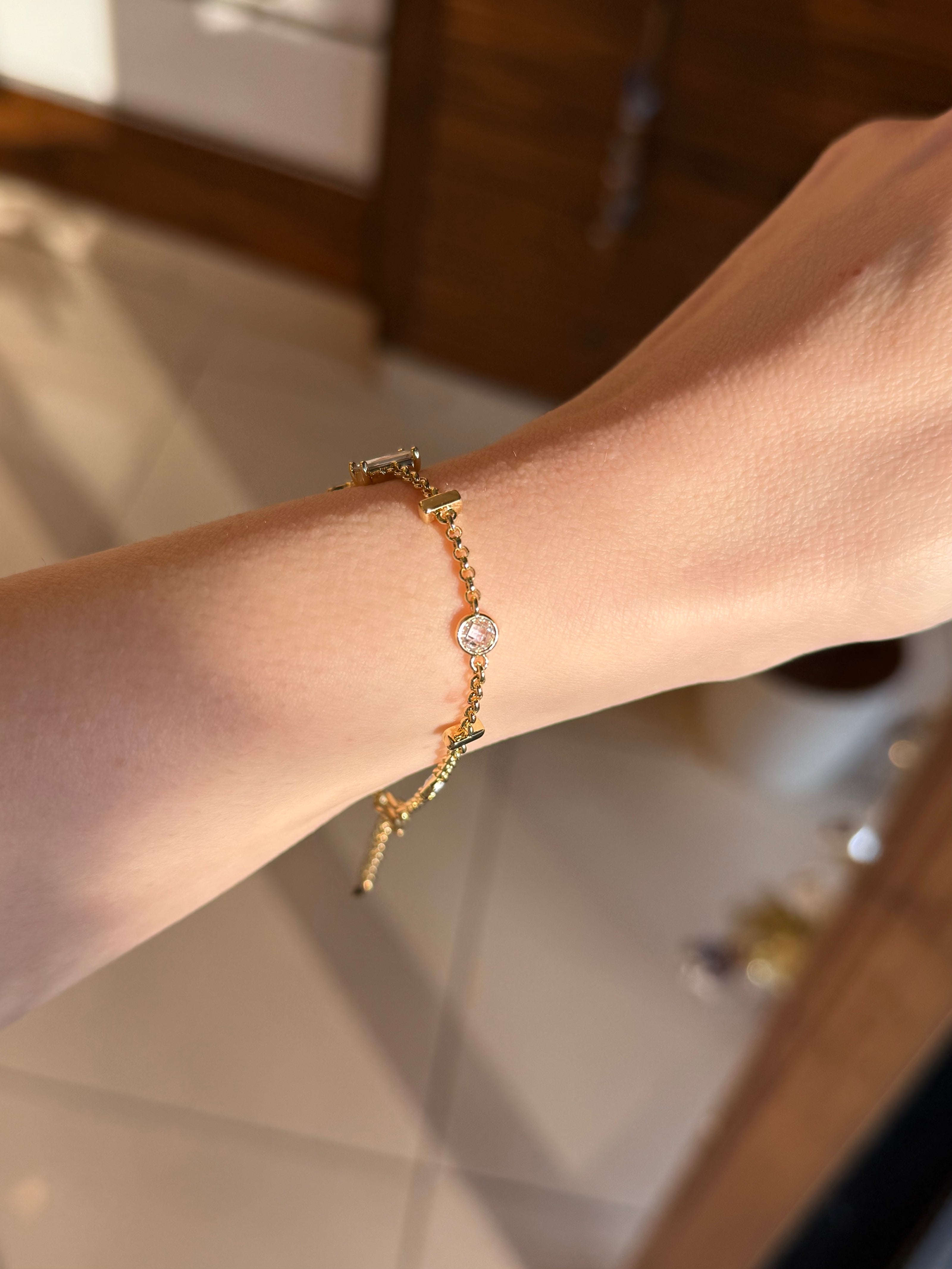 VIP Baget ve Yuvarlak Kristal Taş Detaylı Zincir Bileklik 14K 17+2 cm