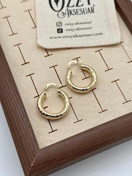 Üzeri 3 Sıra Şeritli Boru Halka Küpe Orta Boy