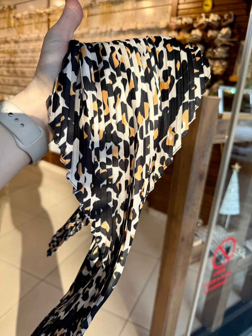 Piliseli Fular Toka Leopar Desen 55 x 55 cm