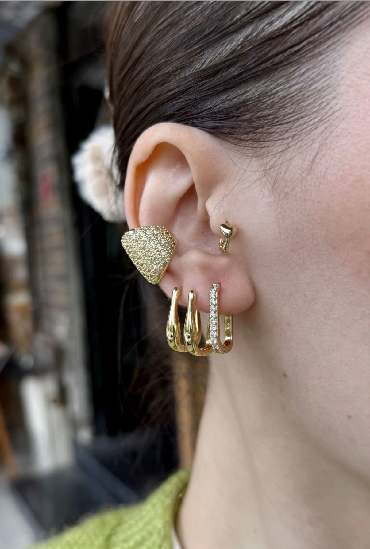 VIP Önü Sıra Talı Oval Halka Küpe 14K