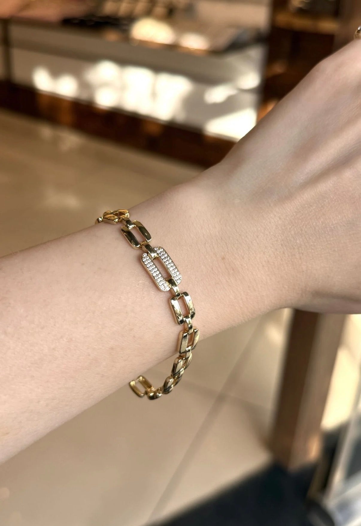 VIP Orta Kemeri Gömme Taşlı Oval Zincir Bileklik 17 + 2 cm