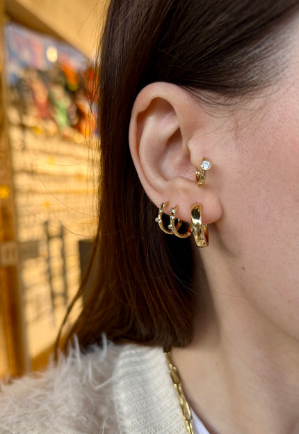 VIP 3 Asimetrik Yuvarlak Taşlı Halka Küpe