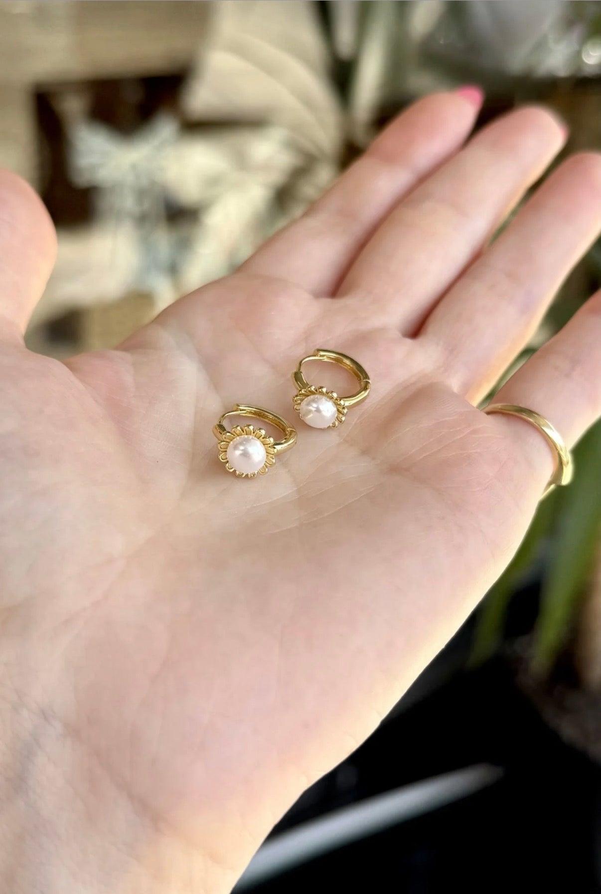 VIP Ortası İncili Güneş Model Halka Küpe 14K