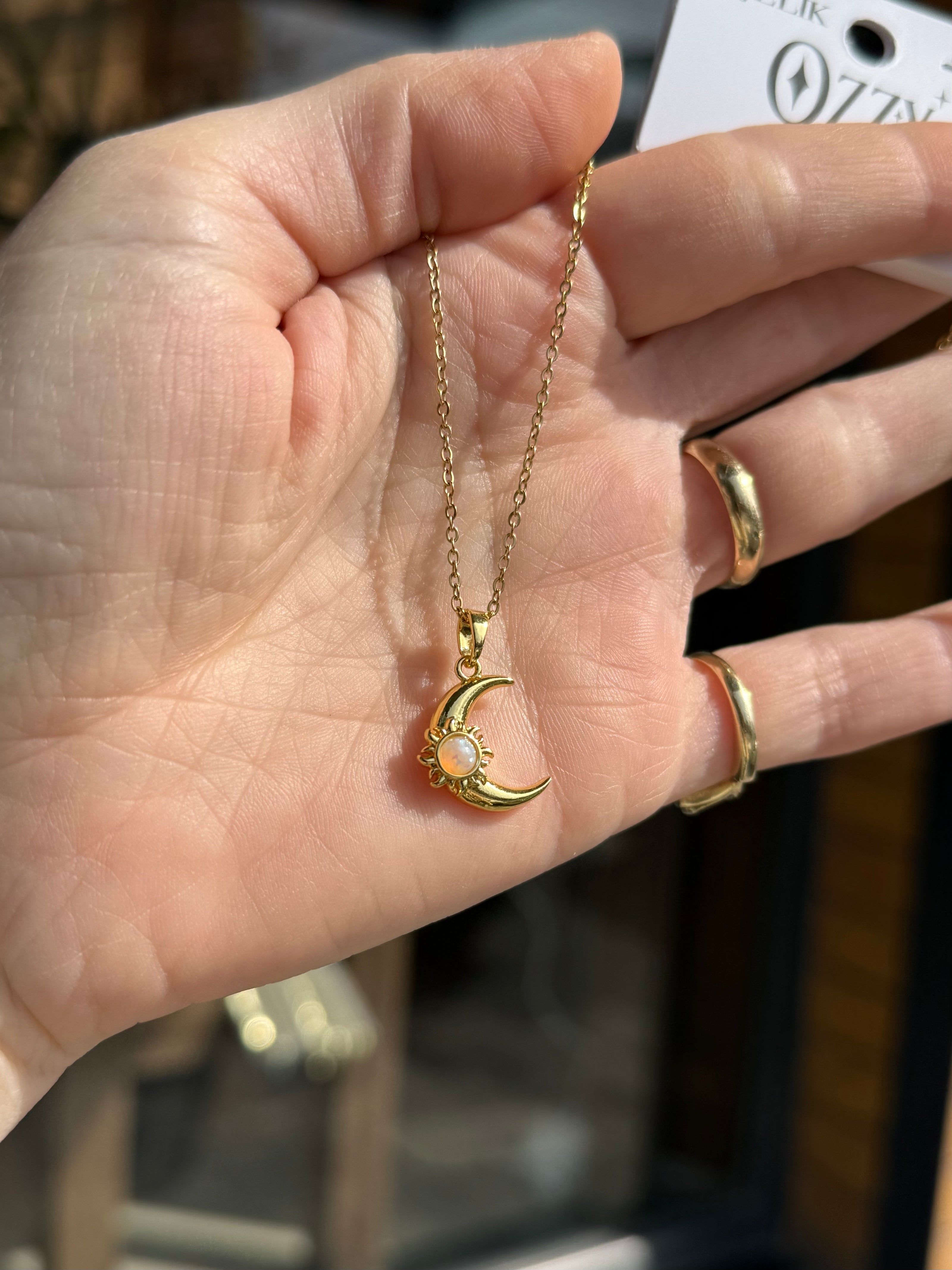 Opal Görünüm Taşlı Hilal Çelik Kolye 45 cm