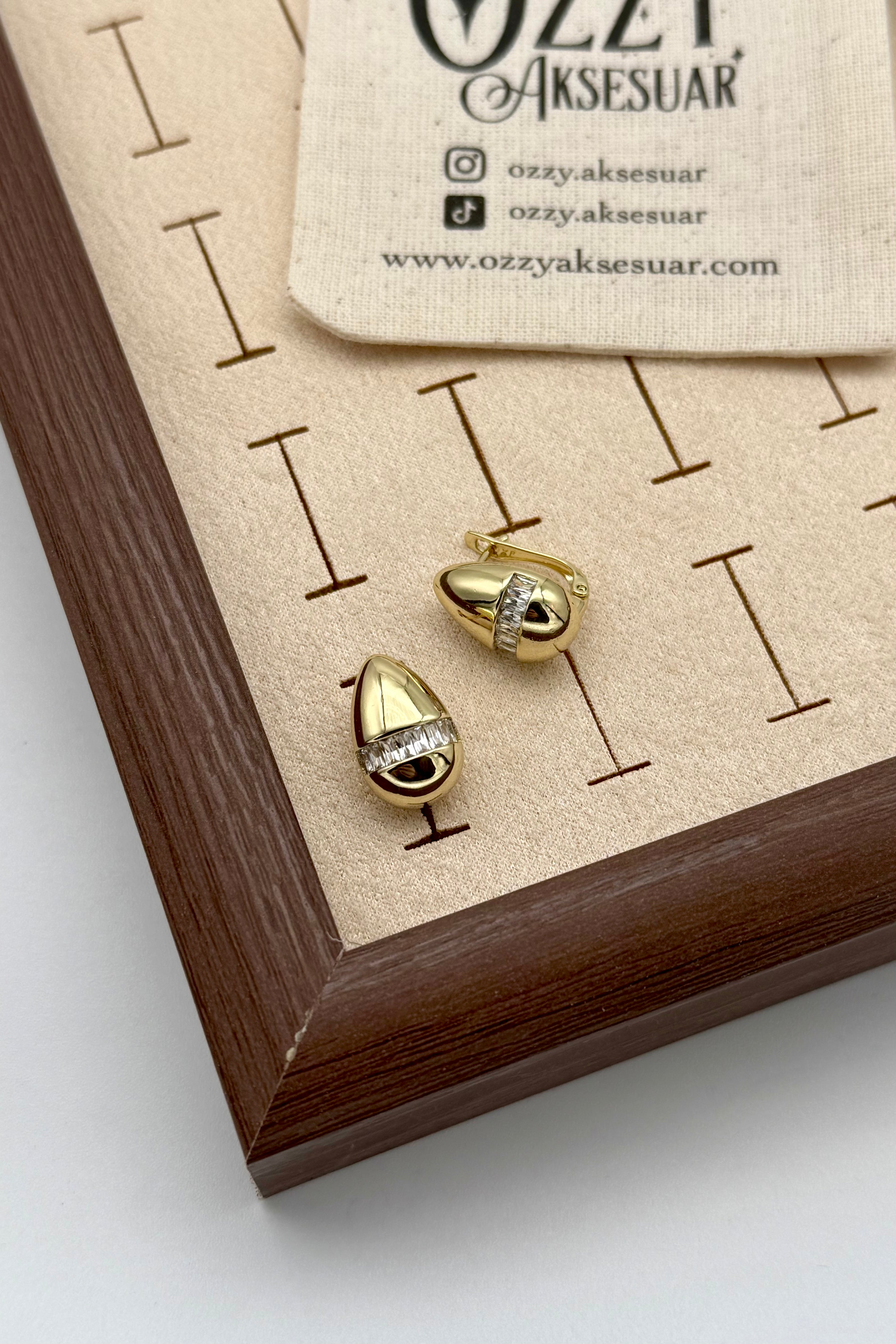 VIP Yatay Sıra Baget Taşlı Damla Halka Küpe