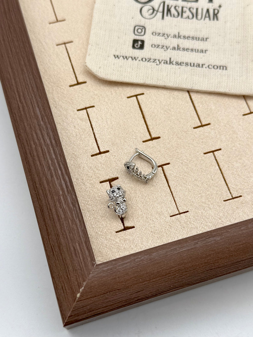 VIP Gömme Taşlı Kedi ve Balık Model Halka Küpe Gümüş Renk