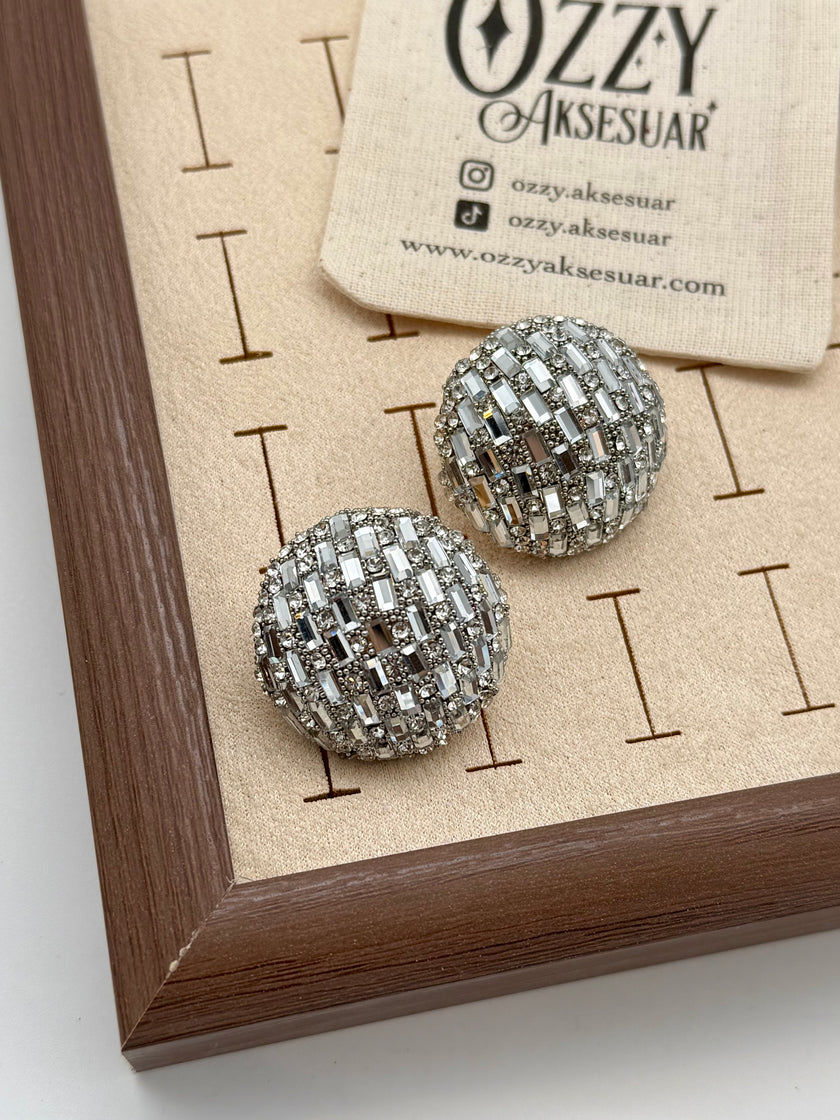 Taş İşlemeli Yuvarlak Küpe Beyaz Taş