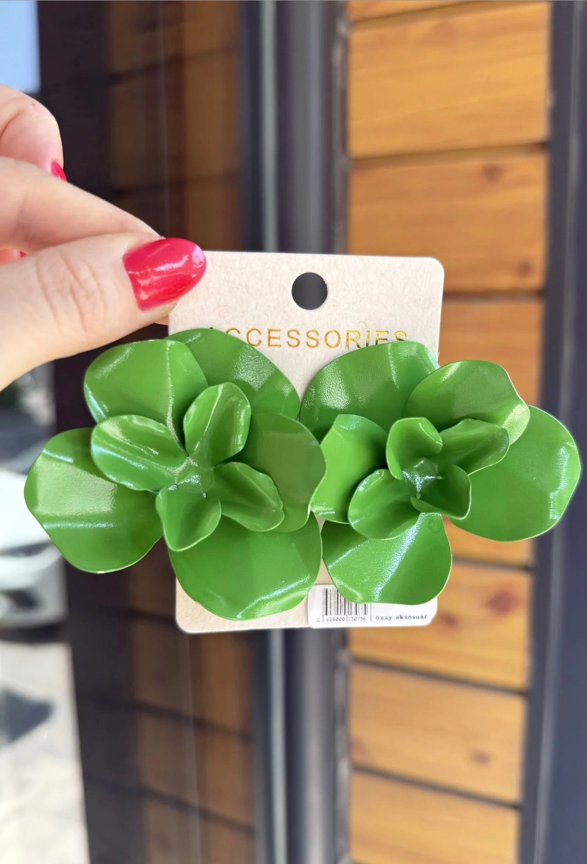 Marka Model Plaka Çiçek Küpe Yeşil