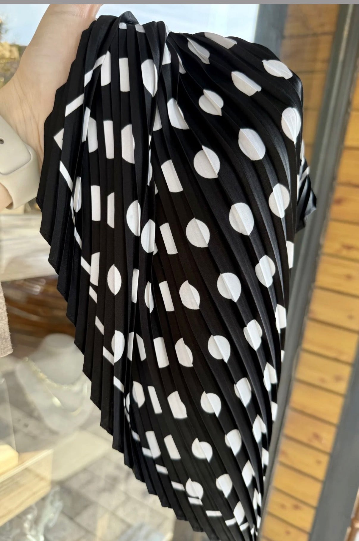 Puanlı Siyah Piliseli Fular