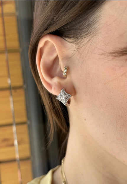 VIP Taş İşlemeli Yıldız Model Halka Küpe Gümüş Renk