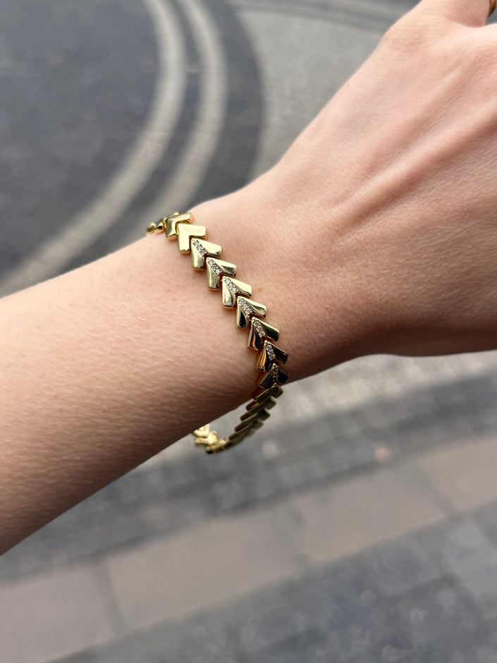 VIP Ortası Gömme Taşlı Chevron Bileklik 17 + 2 cm