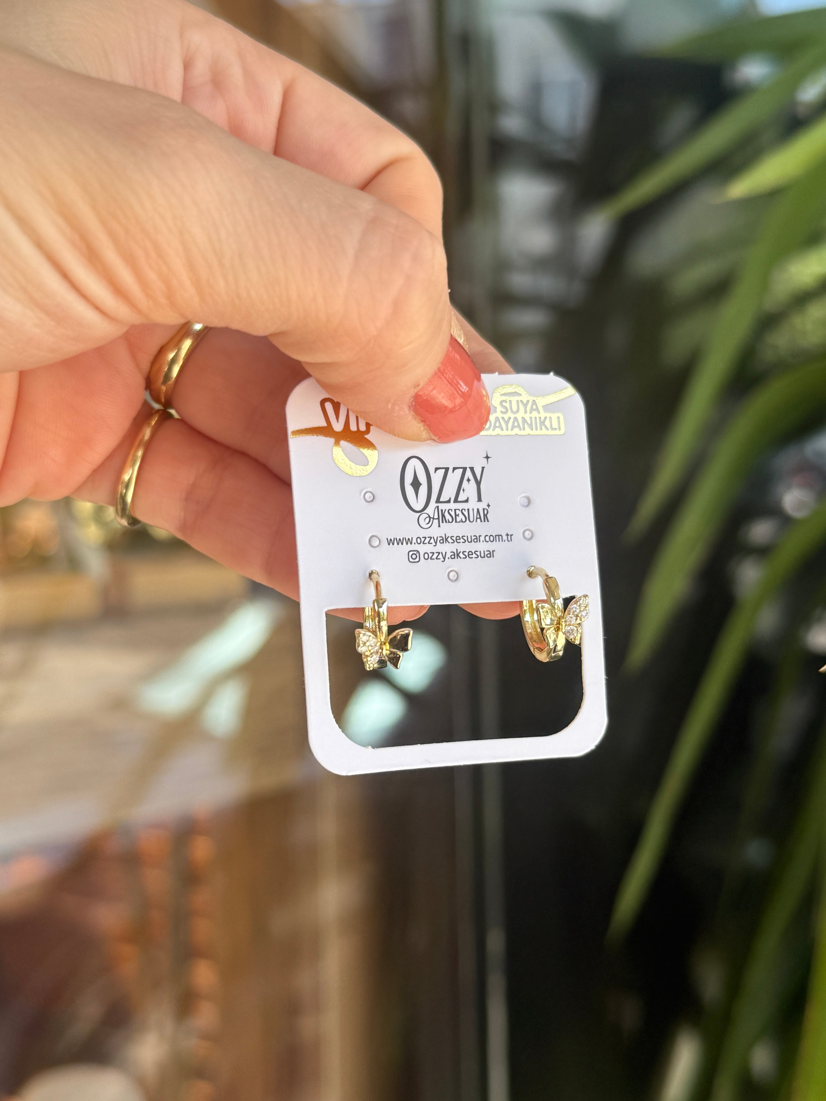 VIP Tek Kanadı Taşlı Kelebek Halka Küpe