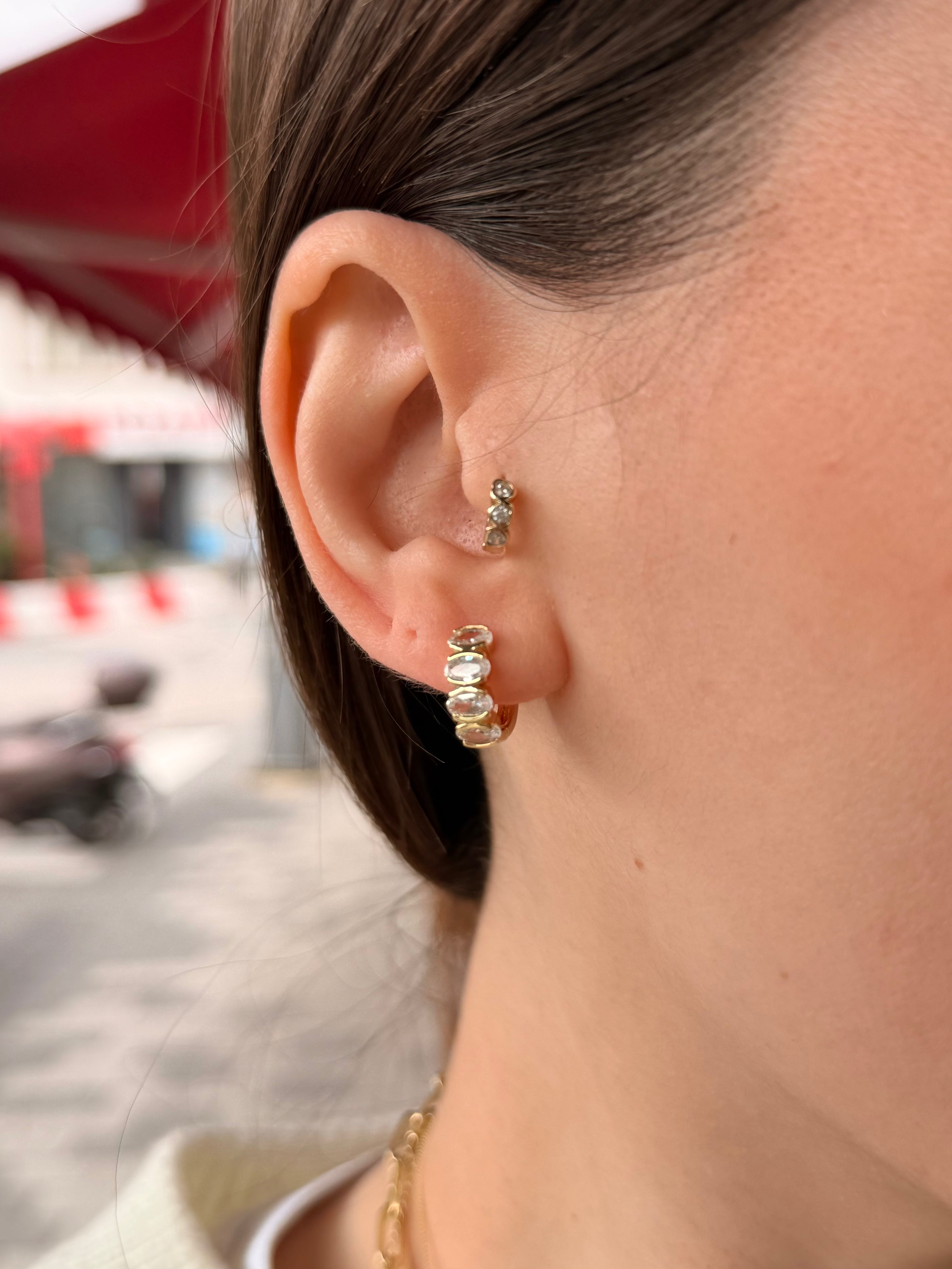 VIP 4 Oval Zirkon Taşlı Halka Küpe