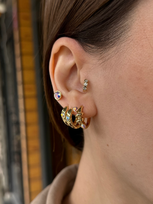 VIP Opal Renk Zirkon Taşlı Sarmal Model Halka Küpe