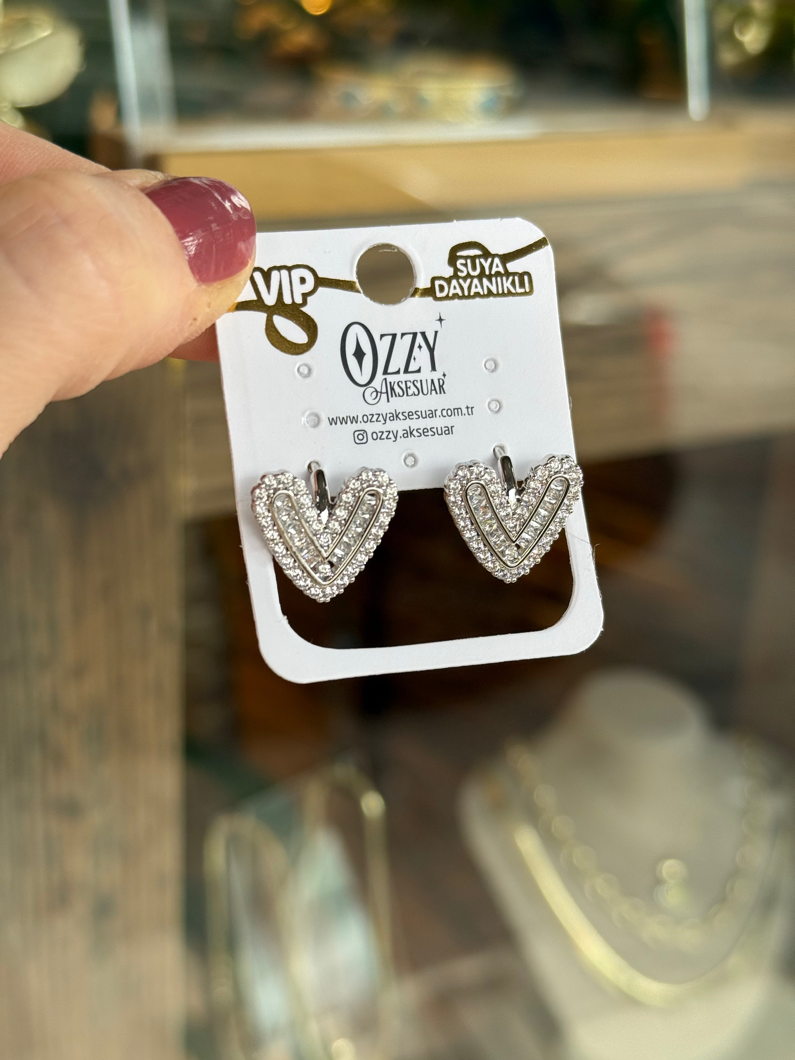 VIP Taş İşlemeli Kalp Model Halka Küpe Gümüş Renk
