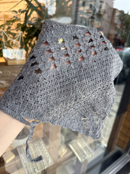 Düz Renk Örgü Üçgen Bandana Toka Gri Renk