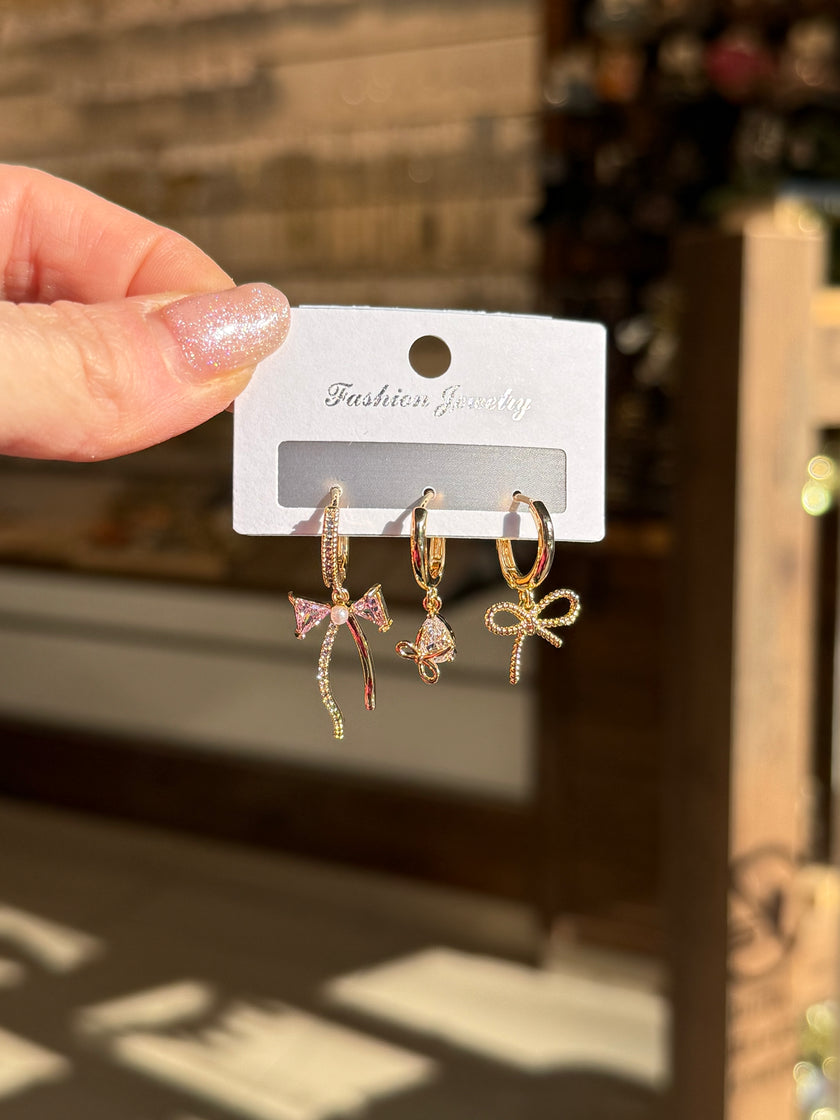 Pembe Zirkon Taşlı Fiyonk Model 3'lü Set Küpe