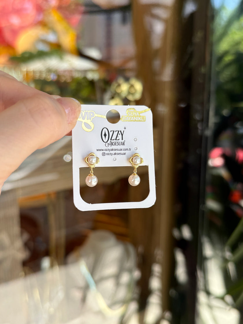 VIP Sallantı Detay İncili Çiçek Küpe