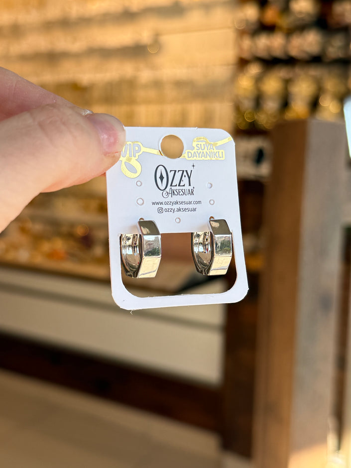 VIP Köşe Detaylı Halka Küpe Gümüş Renk